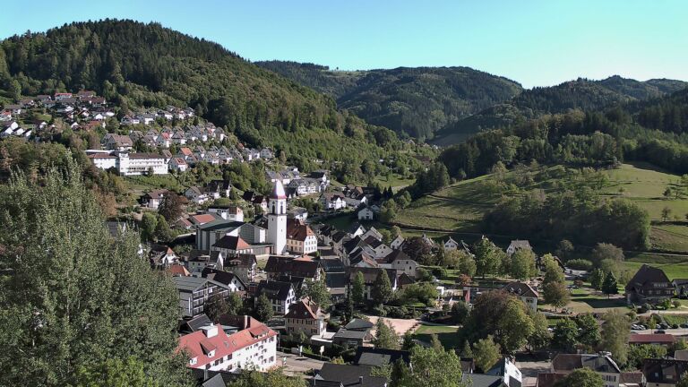 Dieses Bild zeigt eine Webcam-Aufnahme von Ottenhöfen, aufgenommen am Dienstag, den 15.09.2026 um 16:50 Uhr