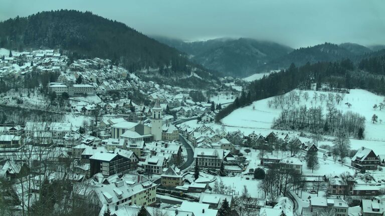 Dieses Bild zeigt eine Webcam-Aufnahme von Ottenhöfen, aufgenommen am Dienstag, den 06.01.2026 um 09:00 Uhr