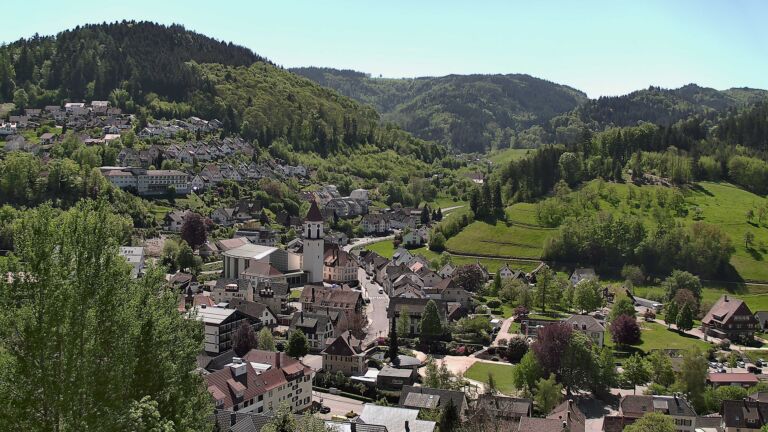 Dieses Bild zeigt eine Webcam-Aufnahme von Ottenhöfen, aufgenommen am Donnerstag, den 30.04.2026 um 12:20 Uhr