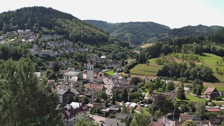 Dieses Bild zeigt eine Webcam-Aufnahme von Ottenhöfen, aufgenommen am Samstag, den 20.06.2026 um 11:00 Uhr