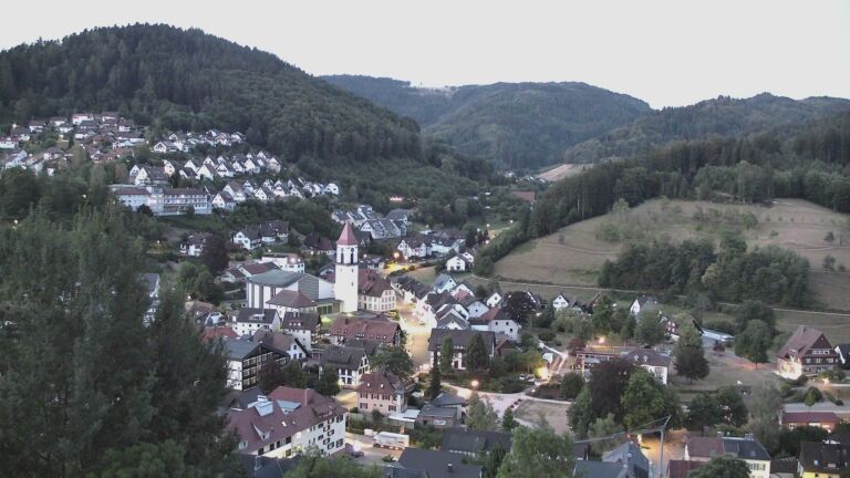 Dieses Bild zeigt eine Webcam-Aufnahme von Ottenhöfen, aufgenommen am Montag, den 10.08.2026 um 05:40 Uhr