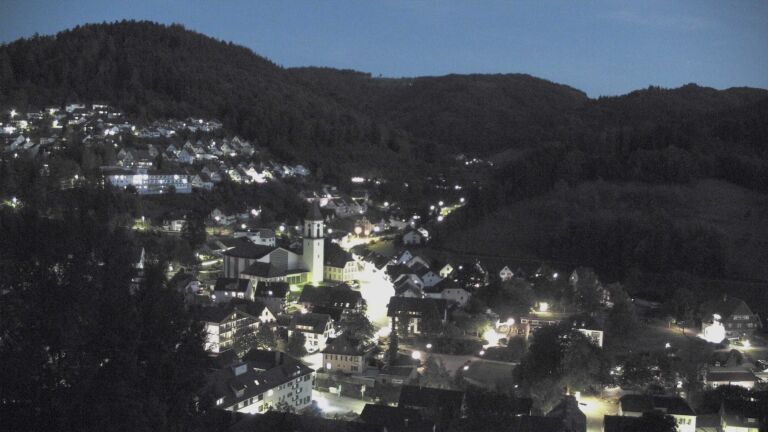 Dieses Bild zeigt eine Webcam-Aufnahme von Ottenhöfen, aufgenommen am Freitag, den 18.09.2026 um 20:20 Uhr