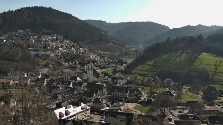 Dieses Bild zeigt eine Webcam-Aufnahme von Ottenhöfen, aufgenommen am Mittwoch, den 04.03.2026 um 13:50 Uhr