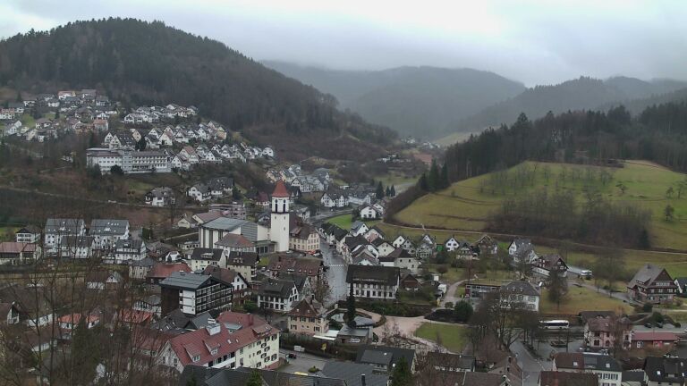 Dieses Bild zeigt eine Webcam-Aufnahme von Ottenhöfen, aufgenommen am Freitag, den 06.02.2026 um 13:40 Uhr