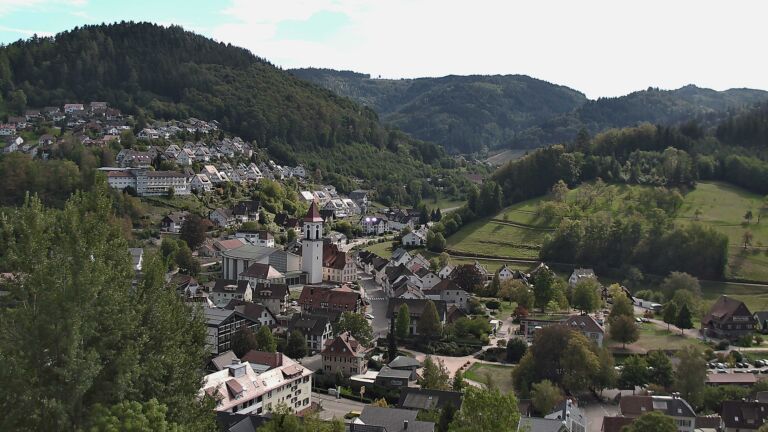 Dieses Bild zeigt eine Webcam-Aufnahme von Ottenhöfen, aufgenommen am Sonntag, den 27.09.2026 um 14:30 Uhr