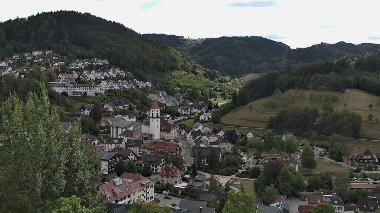 Dieses Bild zeigt eine Webcam-Aufnahme von Ottenhöfen, aufgenommen am Samstag, den 29.08.2026 um 13:40 Uhr