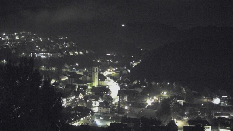 Dieses Bild zeigt eine Webcam-Aufnahme von Ottenhöfen, aufgenommen am Sonntag, den 18.10.2026 um 20:20 Uhr