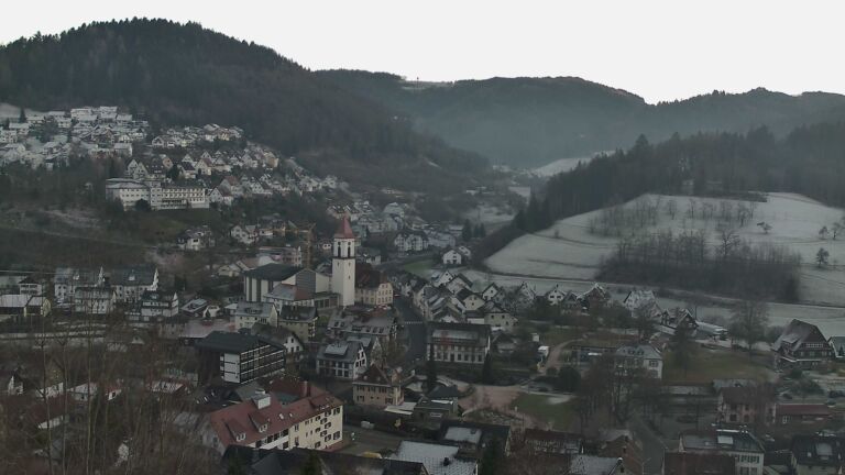 Dieses Bild zeigt eine Webcam-Aufnahme von Ottenhöfen, aufgenommen am Sonntag, den 28.12.2025 um 16:20 Uhr