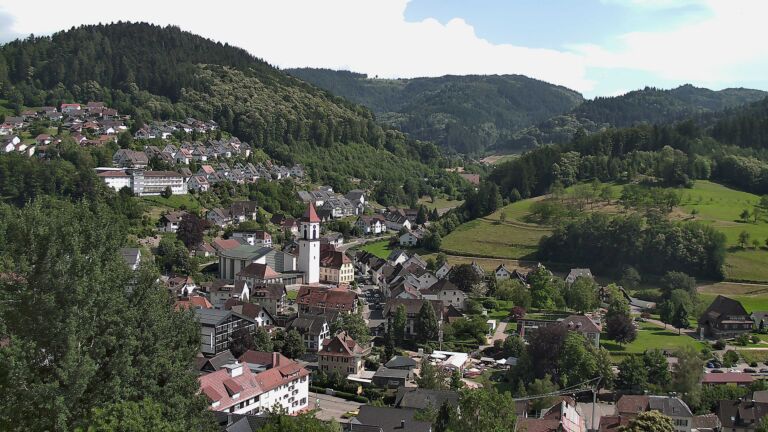Dieses Bild zeigt eine Webcam-Aufnahme von Ottenhöfen, aufgenommen am Sonntag, den 21.06.2026 um 16:30 Uhr