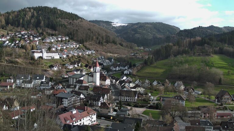 Dieses Bild zeigt eine Webcam-Aufnahme von Ottenhöfen, aufgenommen am Dienstag, den 31.03.2026 um 18:30 Uhr