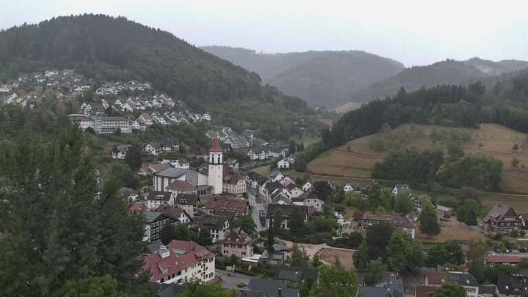 Dieses Bild zeigt eine Webcam-Aufnahme von Ottenhöfen, aufgenommen am Freitag, den 21.08.2026 um 14:00 Uhr
