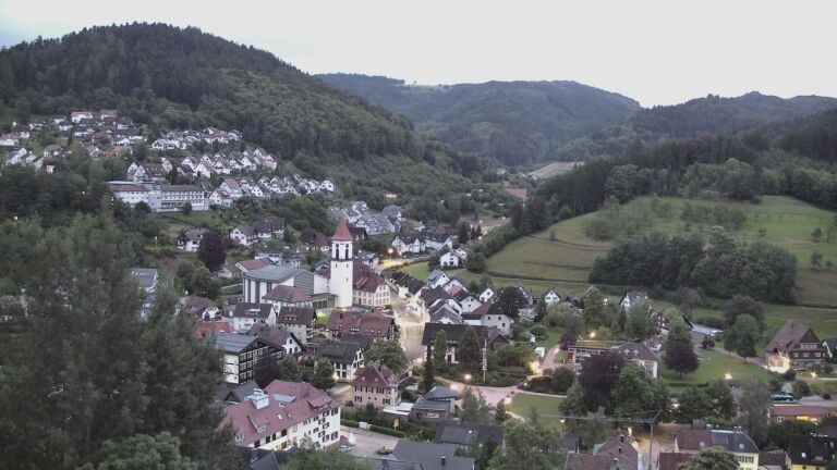 Dieses Bild zeigt eine Webcam-Aufnahme von Ottenhöfen, aufgenommen am Samstag, den 13.06.2026 um 05:00 Uhr