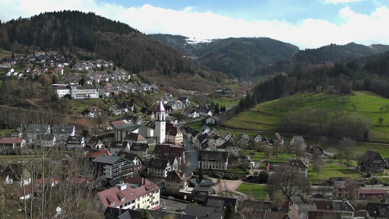 Dieses Bild zeigt eine Webcam-Aufnahme von Ottenhöfen, aufgenommen am Montag, den 30.03.2026 um 16:50 Uhr