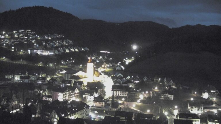 Dieses Bild zeigt eine Webcam-Aufnahme von Ottenhöfen, aufgenommen am Freitag, den 06.02.2026 um 18:20 Uhr