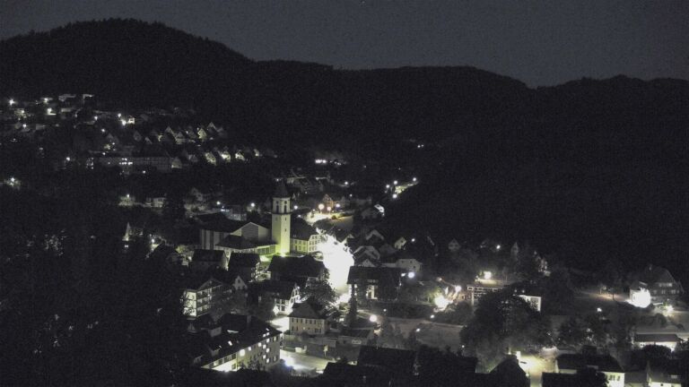 Dieses Bild zeigt eine Webcam-Aufnahme von Ottenhöfen, aufgenommen am Donnerstag, den 13.08.2026 um 05:00 Uhr