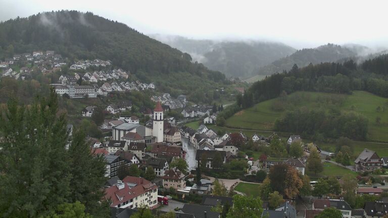 Dieses Bild zeigt eine Webcam-Aufnahme von Ottenhöfen, aufgenommen am Mittwoch, den 21.10.2026 um 13:40 Uhr