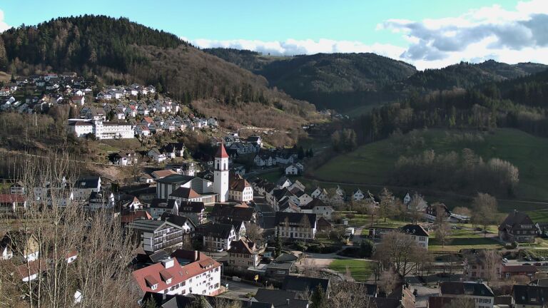 Dieses Bild zeigt eine Webcam-Aufnahme von Ottenhöfen, aufgenommen am Sonntag, den 01.03.2026 um 16:40 Uhr