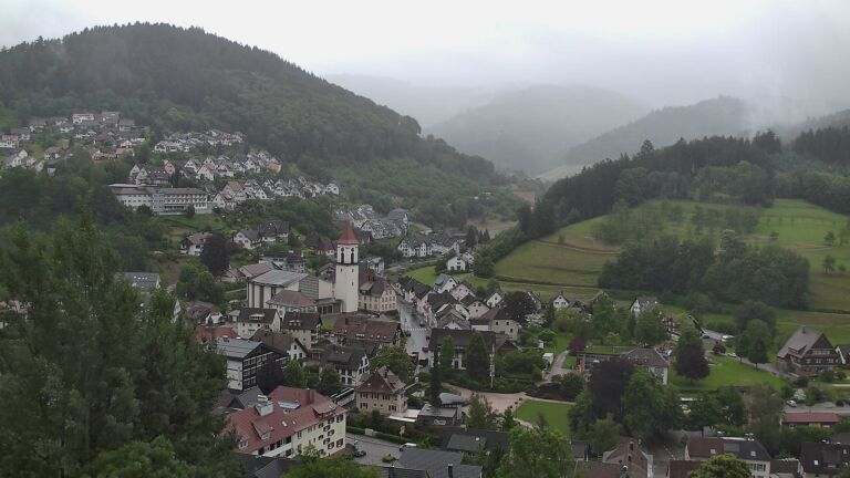 Dieses Bild zeigt eine Webcam-Aufnahme von Ottenhöfen, aufgenommen am Freitag, den 12.06.2026 um 15:10 Uhr