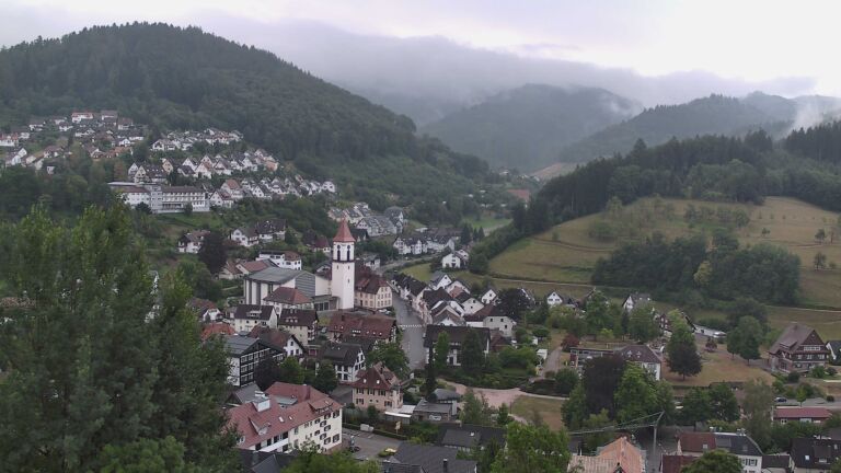 Dieses Bild zeigt eine Webcam-Aufnahme von Ottenhöfen, aufgenommen am Sonntag, den 19.07.2026 um 07:20 Uhr