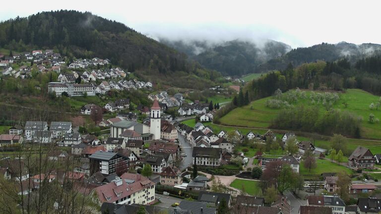 Dieses Bild zeigt eine Webcam-Aufnahme von Ottenhöfen, aufgenommen am Sonntag, den 12.04.2026 um 09:40 Uhr