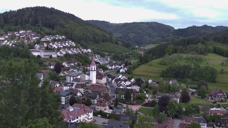 Dieses Bild zeigt eine Webcam-Aufnahme von Ottenhöfen, aufgenommen am Montag, den 18.05.2026 um 20:50 Uhr
