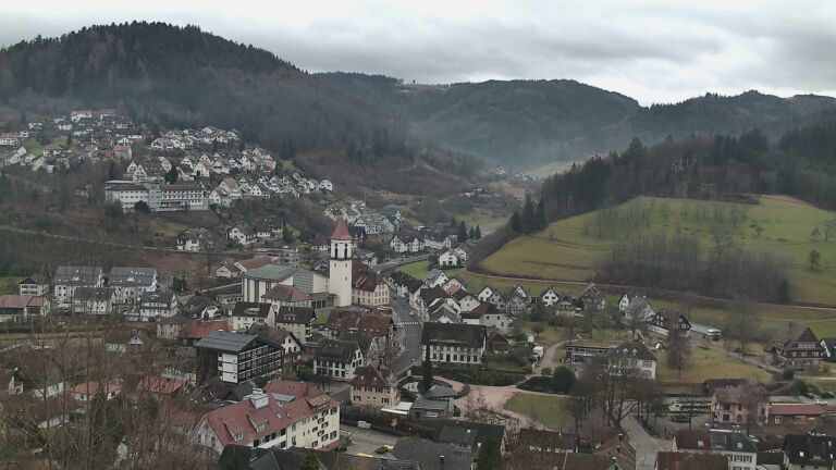 Dieses Bild zeigt eine Webcam-Aufnahme von Ottenhöfen, aufgenommen am Sonntag, den 01.02.2026 um 11:20 Uhr