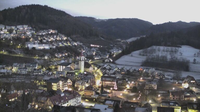 Dieses Bild zeigt eine Webcam-Aufnahme von Ottenhöfen, aufgenommen am Mittwoch, den 31.12.2025 um 17:20 Uhr