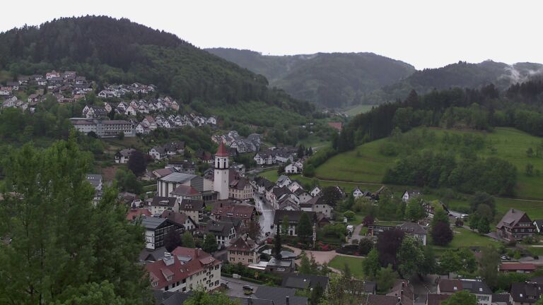 Dieses Bild zeigt eine Webcam-Aufnahme von Ottenhöfen, aufgenommen am Dienstag, den 05.05.2026 um 18:40 Uhr