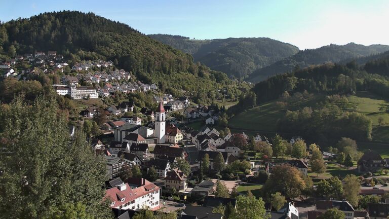 Dieses Bild zeigt eine Webcam-Aufnahme von Ottenhöfen, aufgenommen am Mittwoch, den 14.10.2026 um 16:10 Uhr