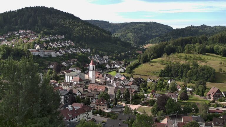 Dieses Bild zeigt eine Webcam-Aufnahme von Ottenhöfen, aufgenommen am Sonntag, den 05.07.2026 um 08:40 Uhr