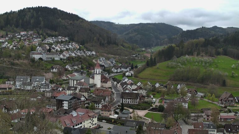 Dieses Bild zeigt eine Webcam-Aufnahme von Ottenhöfen, aufgenommen am Freitag, den 10.04.2026 um 14:20 Uhr