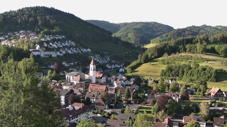 Dieses Bild zeigt eine Webcam-Aufnahme von Ottenhöfen, aufgenommen am Samstag, den 23.05.2026 um 07:20 Uhr