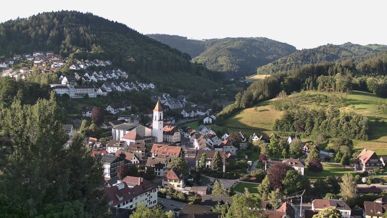 Dieses Bild zeigt eine Webcam-Aufnahme von Ottenhöfen, aufgenommen am Montag, den 15.06.2026 um 06:50 Uhr