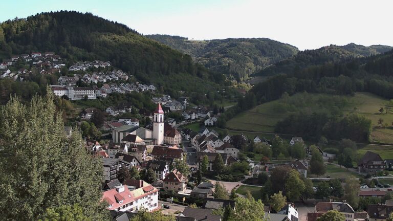 Dieses Bild zeigt eine Webcam-Aufnahme von Ottenhöfen, aufgenommen am Freitag, den 11.09.2026 um 16:10 Uhr