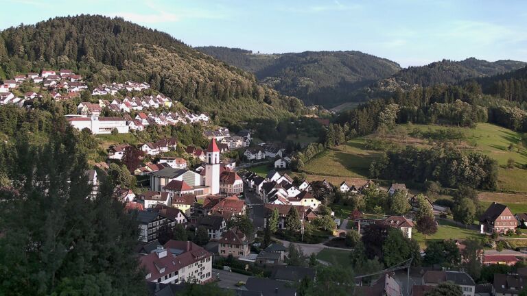 Dieses Bild zeigt eine Webcam-Aufnahme von Ottenhöfen, aufgenommen am Montag, den 22.06.2026 um 20:20 Uhr