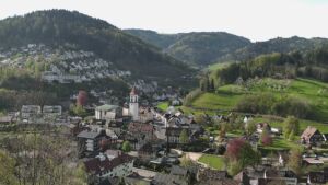 Dieses Bild zeigt eine Webcam-Aufnahme von Ottenhöfen, aufgenommen am Freitag, den 17.04.2026 um 09:30 Uhr