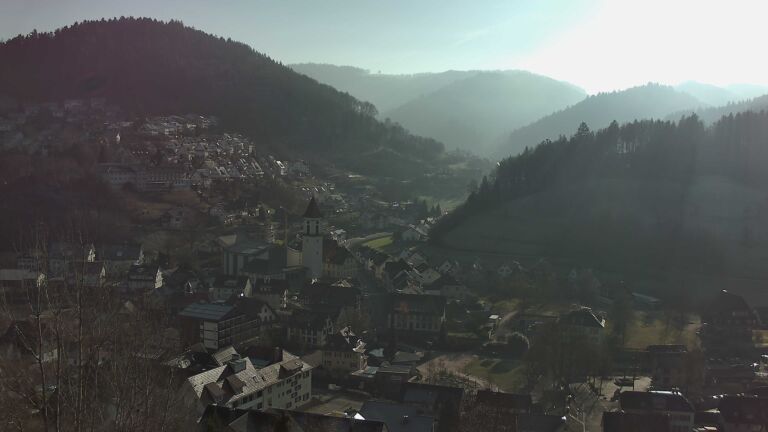 Dieses Bild zeigt eine Webcam-Aufnahme von Ottenhöfen, aufgenommen am Freitag, den 26.12.2025 um 13:00 Uhr