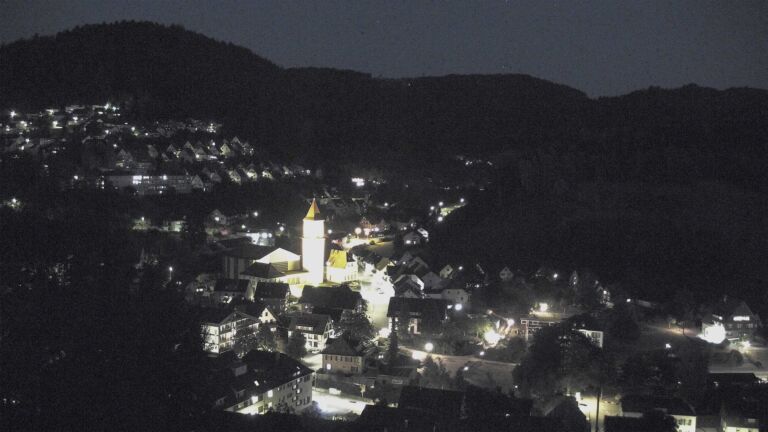 Dieses Bild zeigt eine Webcam-Aufnahme von Ottenhöfen, aufgenommen am Samstag, den 08.08.2026 um 22:00 Uhr