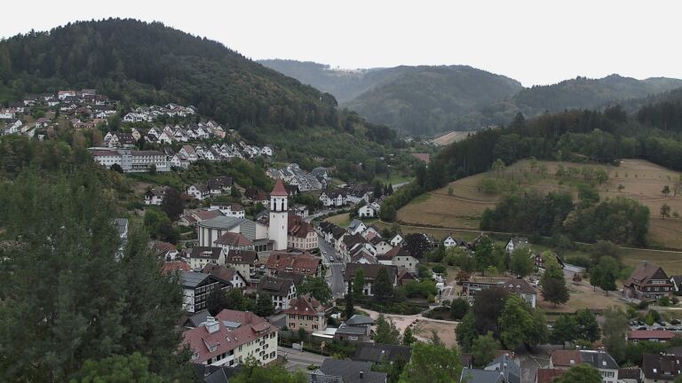 Dieses Bild zeigt eine Webcam-Aufnahme von Ottenhöfen, aufgenommen am Donnerstag, den 20.08.2026 um 15:20 Uhr