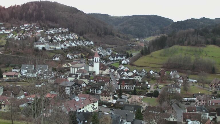 Dieses Bild zeigt eine Webcam-Aufnahme von Ottenhöfen, aufgenommen am Freitag, den 19.12.2025 um 08:10 Uhr