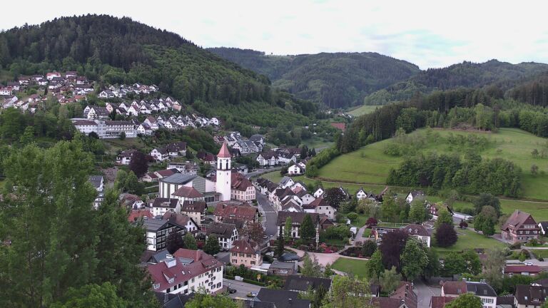 Dieses Bild zeigt eine Webcam-Aufnahme von Ottenhöfen, aufgenommen am Mittwoch, den 13.05.2026 um 06:20 Uhr