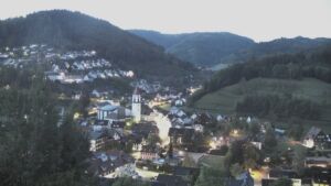 Dieses Bild zeigt eine Webcam-Aufnahme von Ottenhöfen, aufgenommen am Donnerstag, den 15.10.2026 um 07:10 Uhr