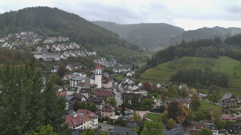 Dieses Bild zeigt eine Webcam-Aufnahme von Ottenhöfen, aufgenommen am Mittwoch, den 21.10.2026 um 16:10 Uhr