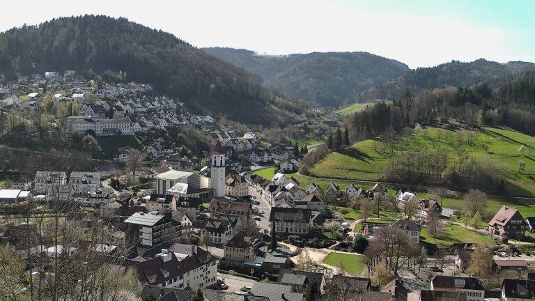 Dieses Bild zeigt eine Webcam-Aufnahme von Ottenhöfen, aufgenommen am Dienstag, den 07.04.2026 um 10:50 Uhr