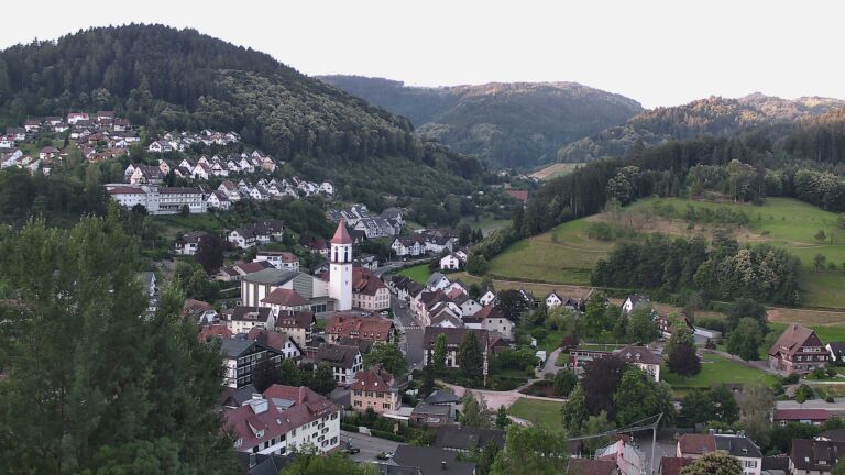 Dieses Bild zeigt eine Webcam-Aufnahme von Ottenhöfen, aufgenommen am Mittwoch, den 24.06.2026 um 06:10 Uhr