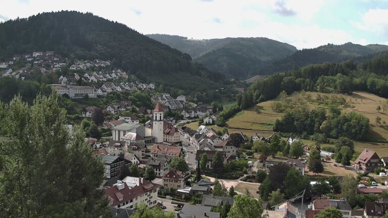 Dieses Bild zeigt eine Webcam-Aufnahme von Ottenhöfen, aufgenommen am Montag, den 27.07.2026 um 10:40 Uhr