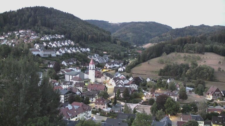Dieses Bild zeigt eine Webcam-Aufnahme von Ottenhöfen, aufgenommen am Samstag, den 15.08.2026 um 05:50 Uhr