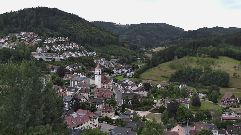 Dieses Bild zeigt eine Webcam-Aufnahme von Ottenhöfen, aufgenommen am Dienstag, den 07.07.2026 um 20:00 Uhr