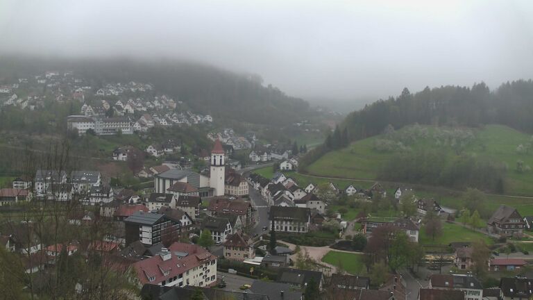 Dieses Bild zeigt eine Webcam-Aufnahme von Ottenhöfen, aufgenommen am Montag, den 13.04.2026 um 16:30 Uhr