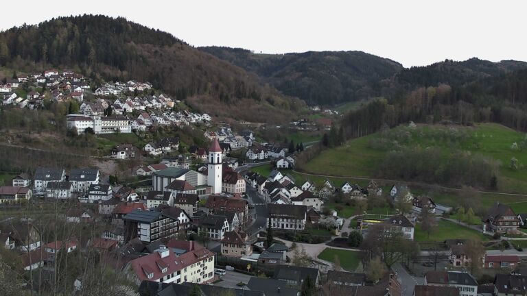 Dieses Bild zeigt eine Webcam-Aufnahme von Ottenhöfen, aufgenommen am Mittwoch, den 08.04.2026 um 20:10 Uhr